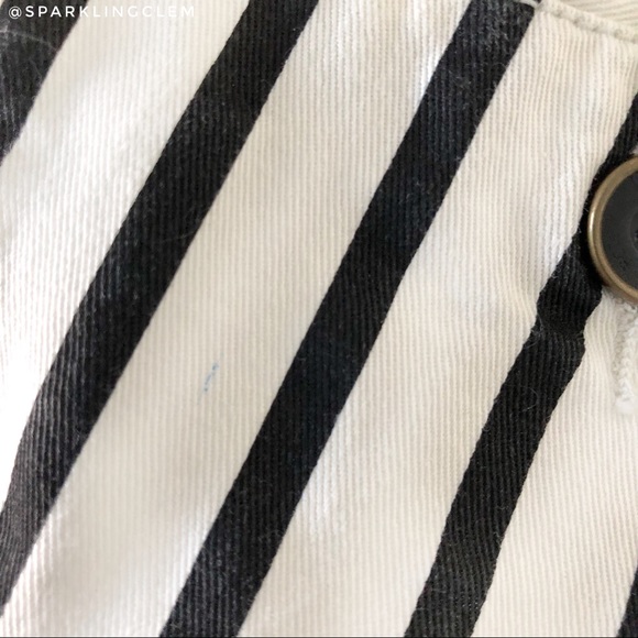 Forever 21 striped zebra shorts - Picture 5 of 5